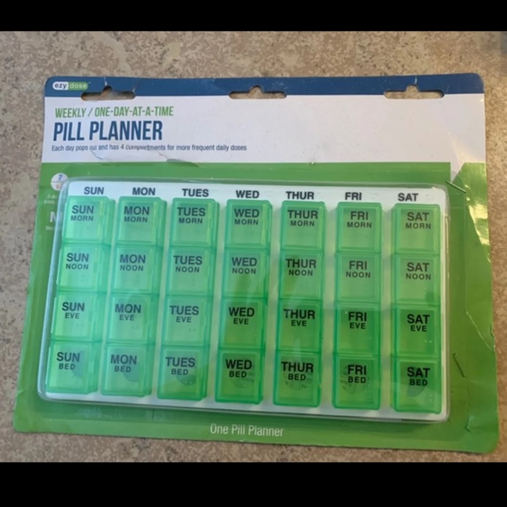 New!!! EzyDose One-Day-At-A-Time Weekly Organizer